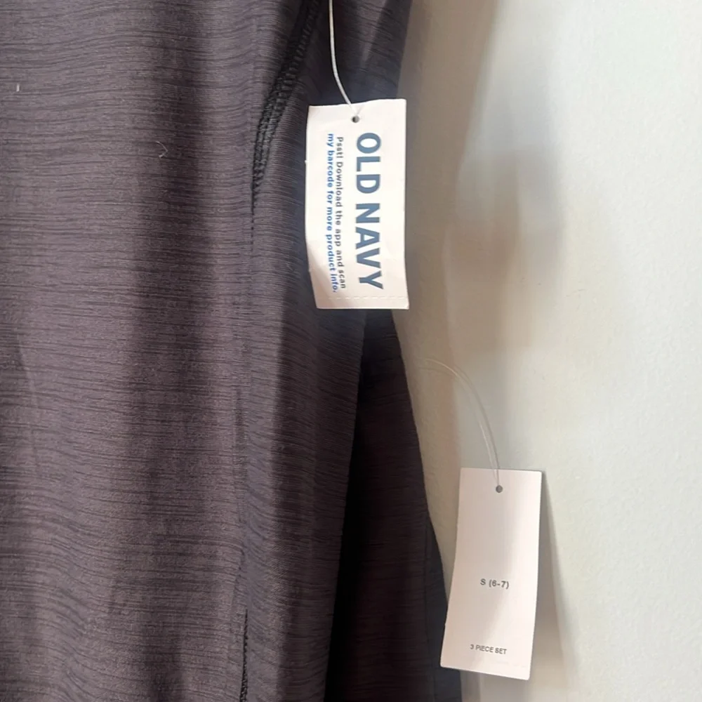 NWT Old Navy Boys Kids Gray Set of 3 Sleeveless &‎ Short Sleeve Top Shorts Small